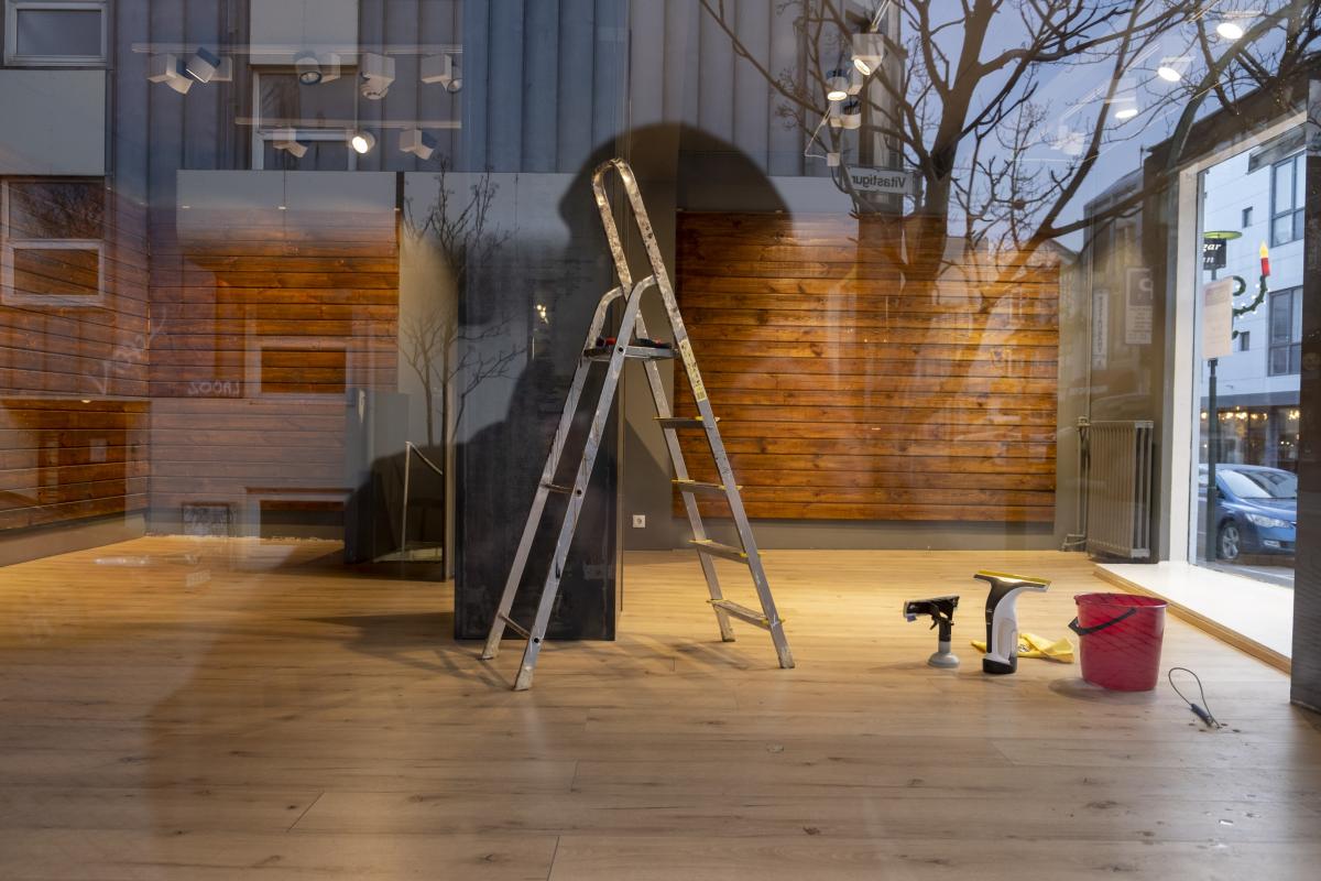 Womöglich wird dieser kleine Laden für einen Nachmieter renoviert. Gerade für große Flächen oder Shoppingcenter sind Aufwand und Kosten für eine Transformation jedoch enorm.