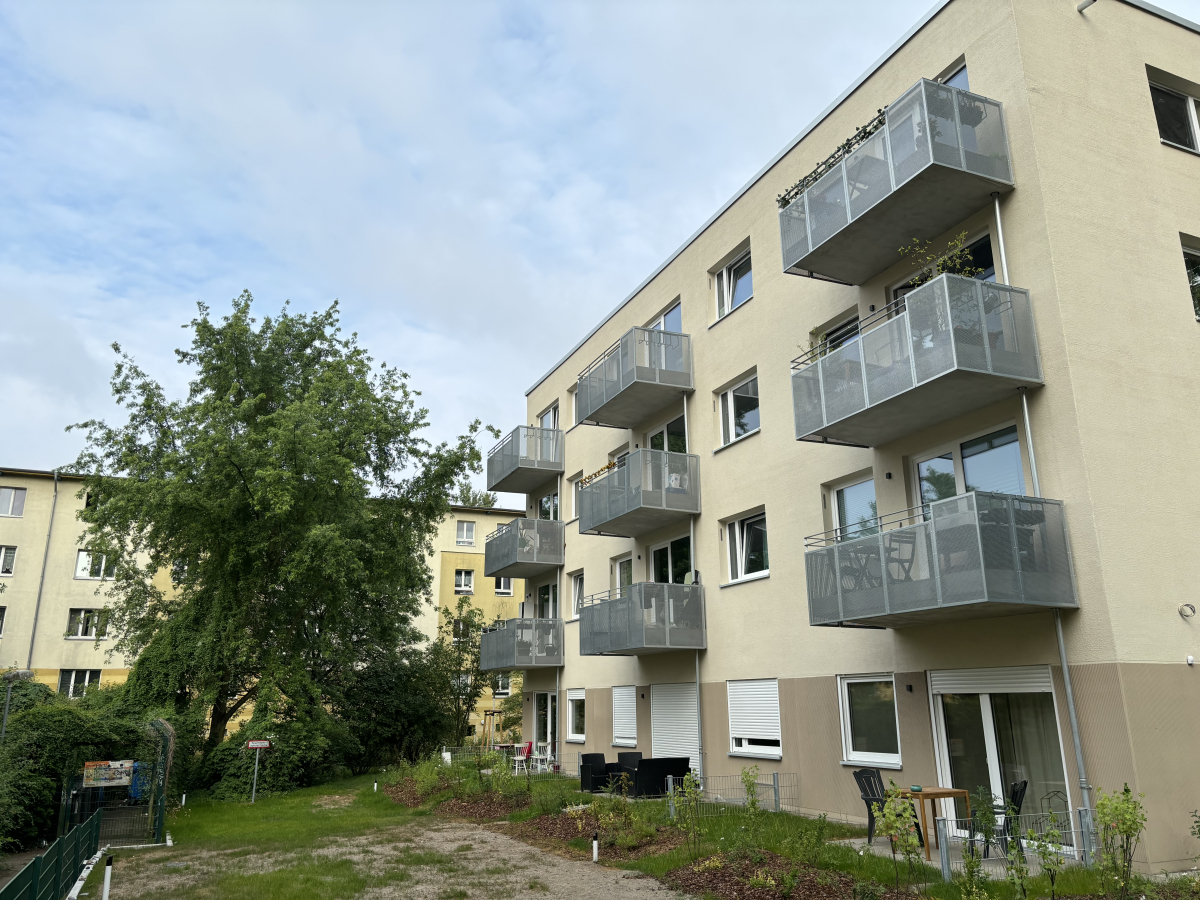 Neubau in Berlin-Treptow: Die STADT UND LAND hat in einem zentrumsnahen Quartier mit sechs Neubauten und insgesamt 137 Wohnungen, zu 50 % öffentlich gefördert, nachverdichtet.