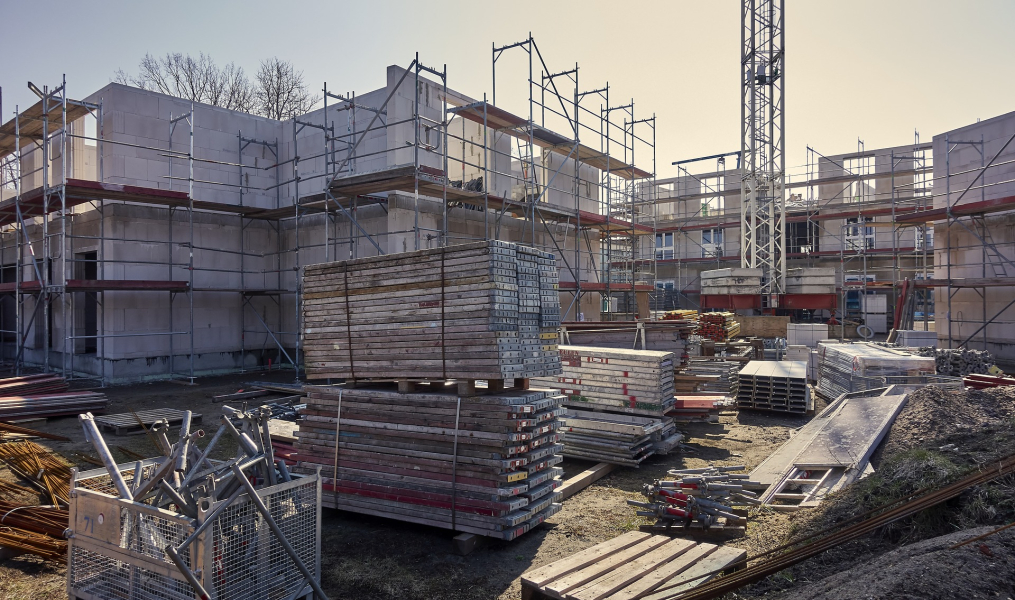Es wird leer auf der Baustelle - entschärft das wenigstens die Situation des Fachkräftemangels?