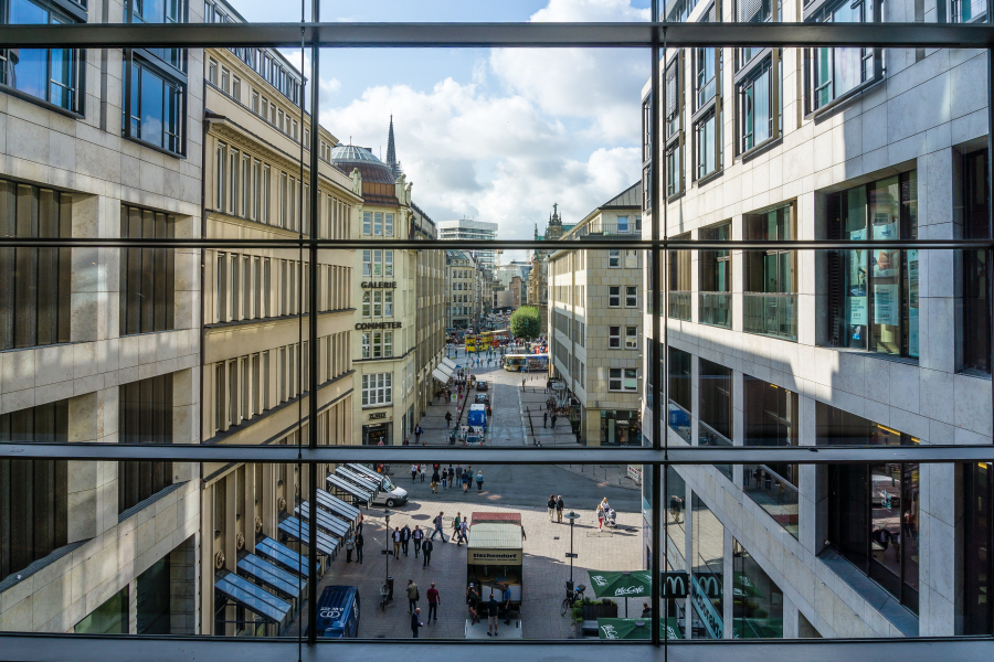 Wirtschaftsimmobilien im Wandel: Neue BBSR-Studie zeigt Handlungsbedarf für Büro- und Einzelhandelsmärkte